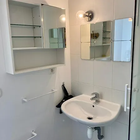 Studio Independant 3 Etoiles Dans Villa Au Bord Du Lac Annecy *